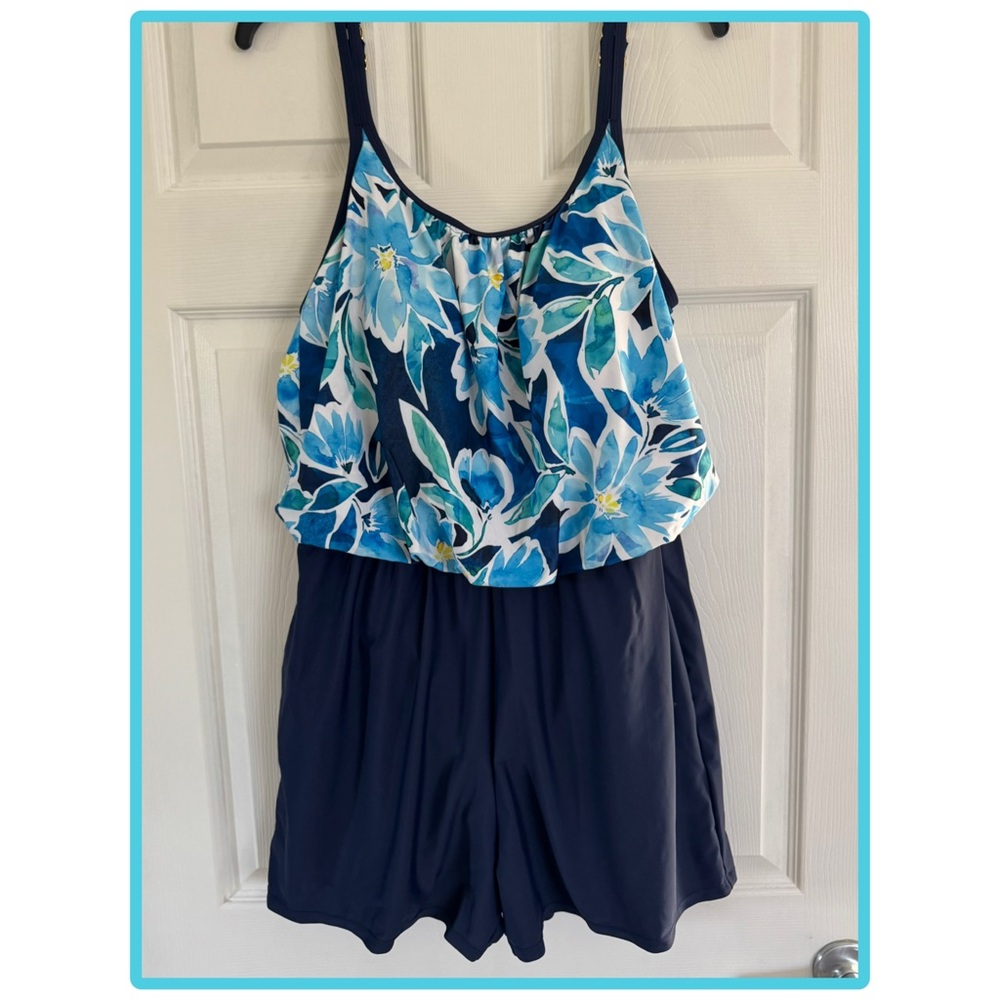 Swim 🫐 Women’s Plus Size Navy Blue Floral One Piece Swimsuit 16